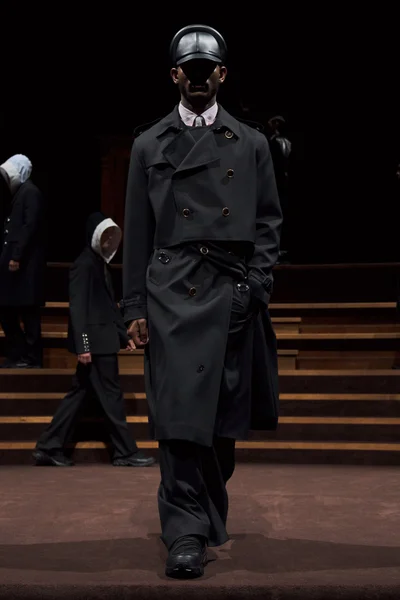 Look 7